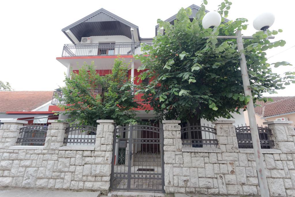 Apartments Erakovic Nikšić Bagian luar foto