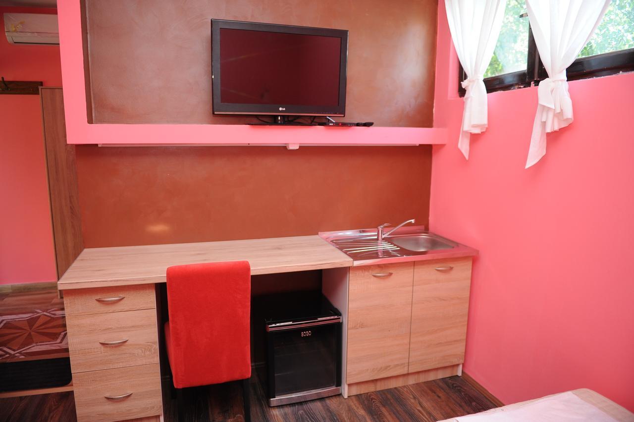 Apartments Erakovic Nikšić Bagian luar foto