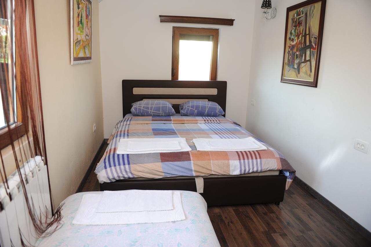 Apartments Erakovic Nikšić Bagian luar foto