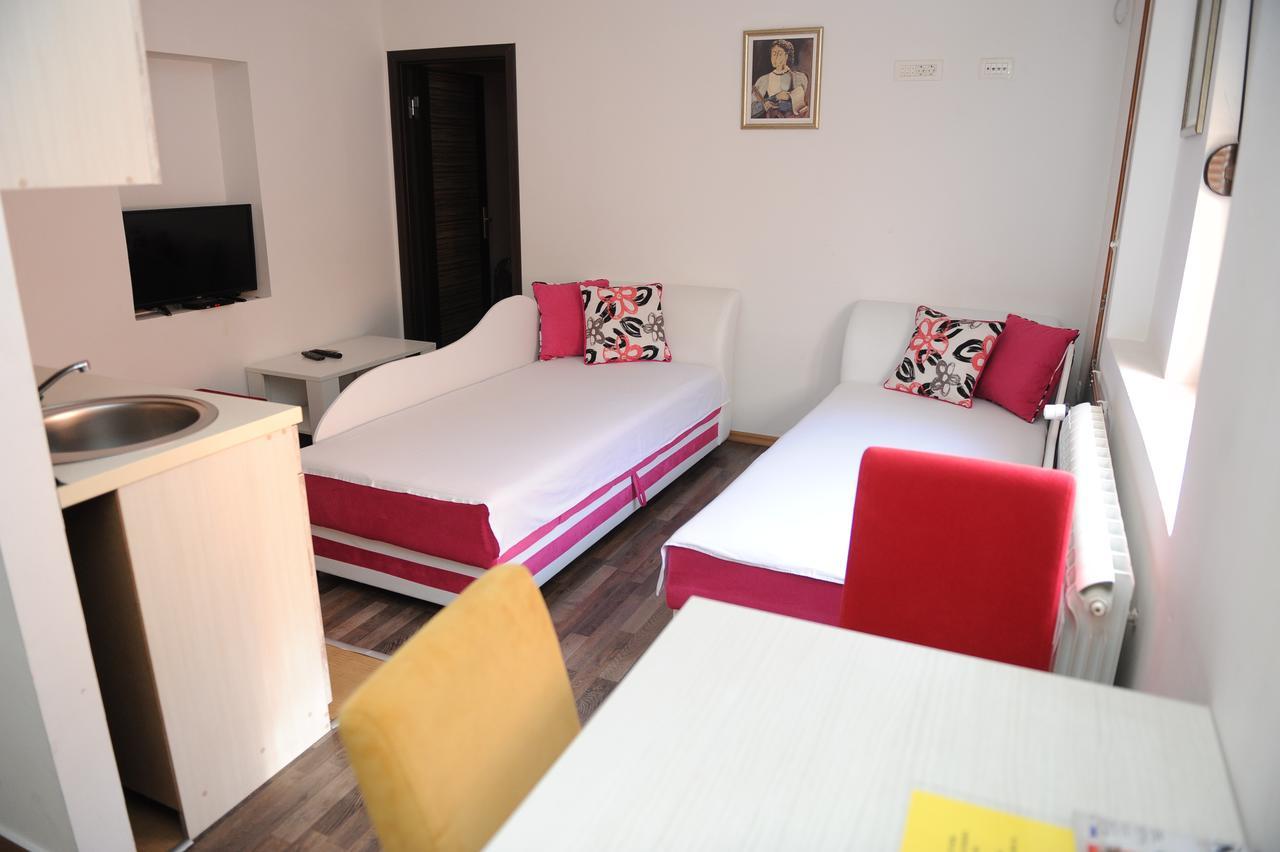 Apartments Erakovic Nikšić Bagian luar foto